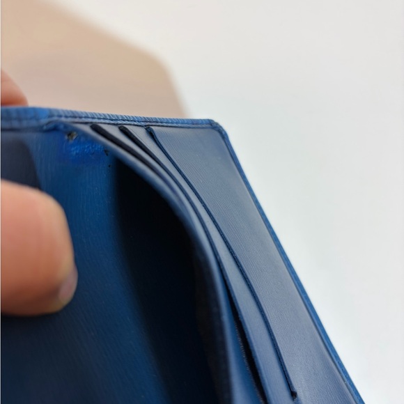 Louis Vuitton Blue Epi Wallet - Picture 9 of 10